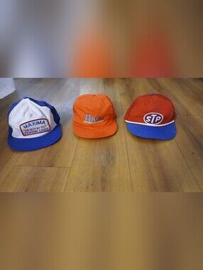 11 Vintage Hats Different Brands All In The Pictures.